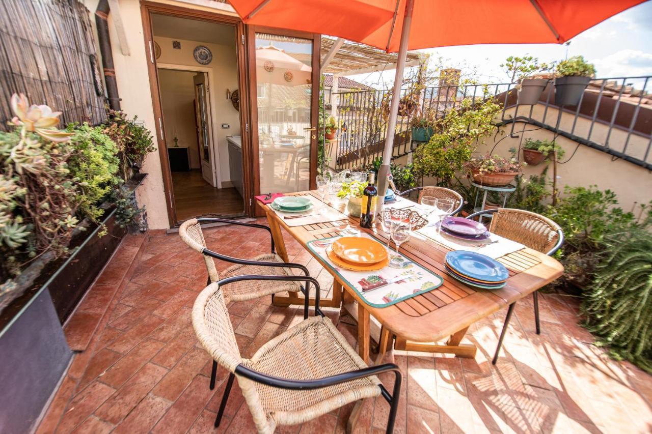 Residenza Al Pavone Luxury With Terrace Apartment Лука Екстериор снимка