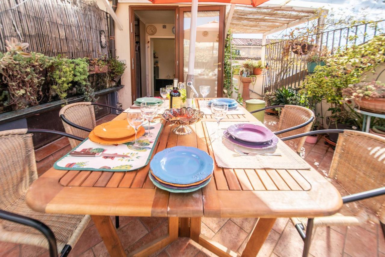 Residenza Al Pavone Luxury With Terrace Apartment Лука Екстериор снимка