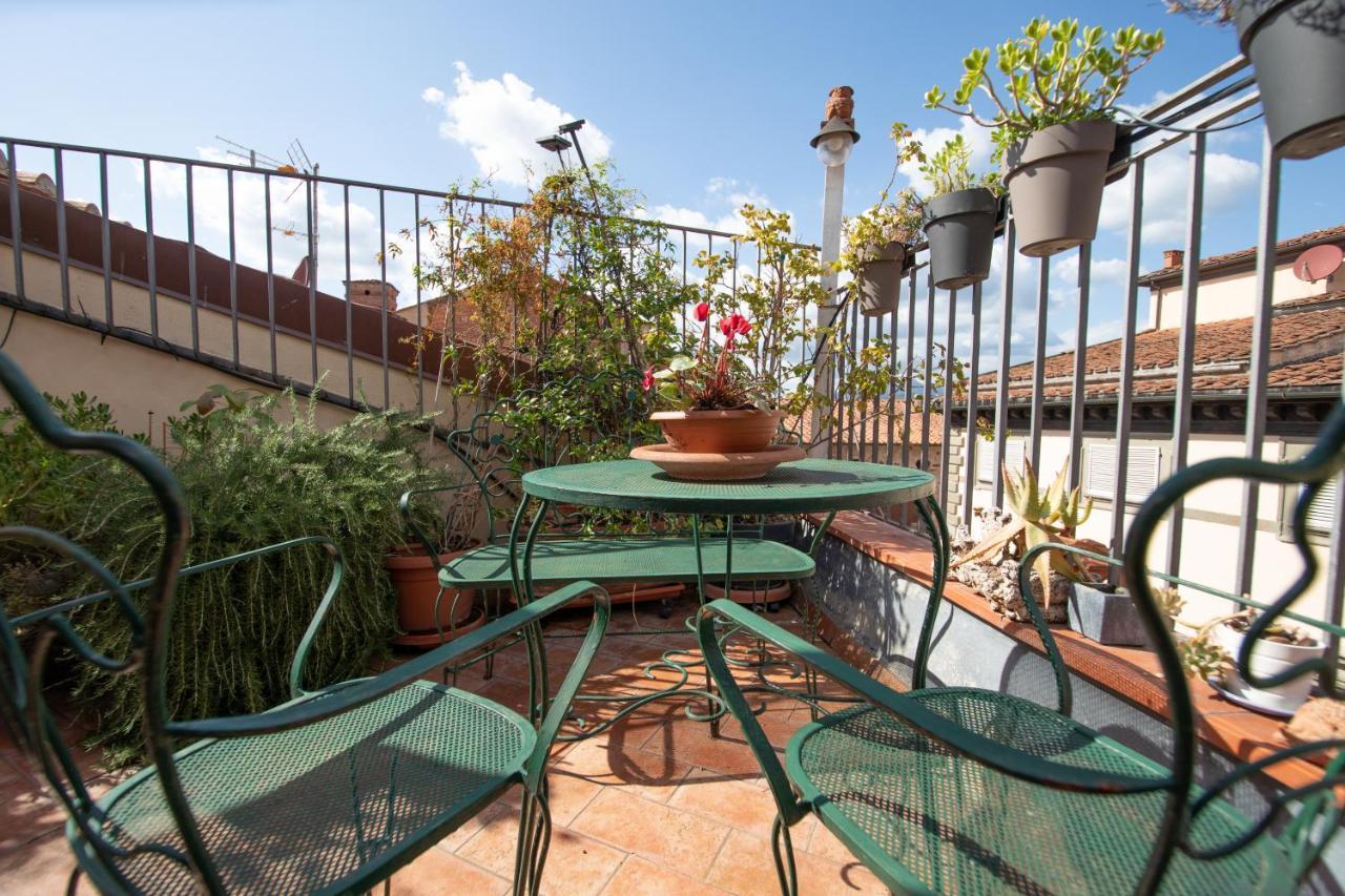 Residenza Al Pavone Luxury With Terrace Apartment Лука Екстериор снимка