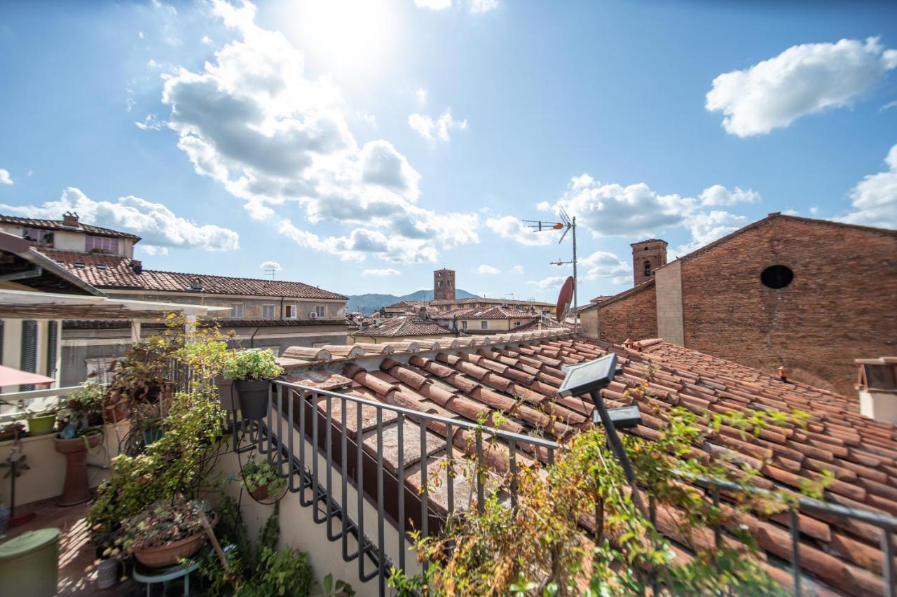 Residenza Al Pavone Luxury With Terrace Apartment Лука Екстериор снимка