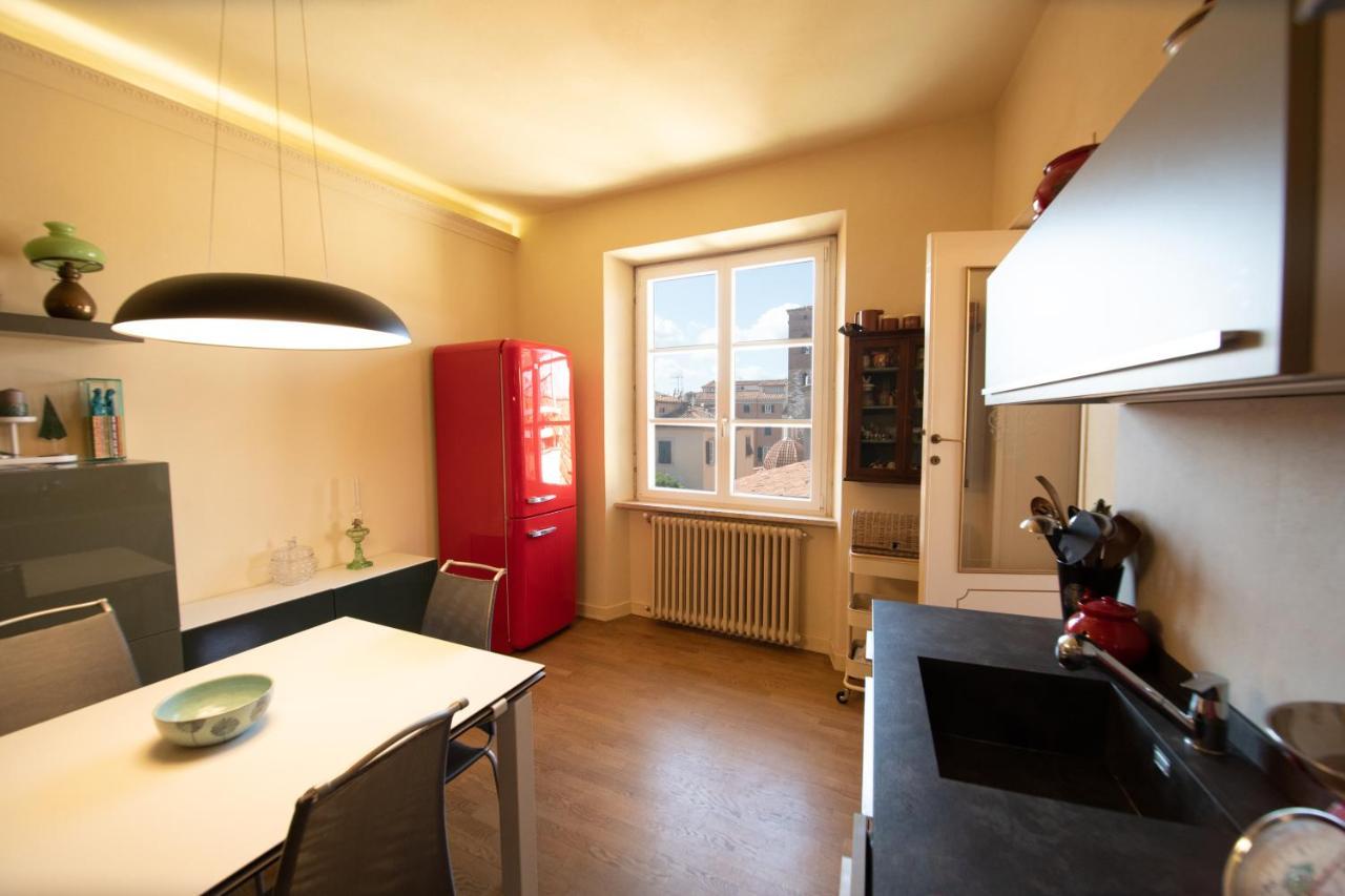 Residenza Al Pavone Luxury With Terrace Apartment Лука Екстериор снимка