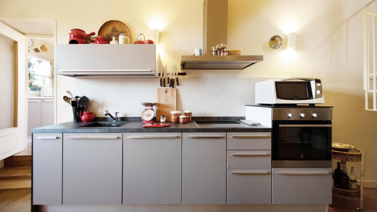 Residenza Al Pavone Luxury With Terrace Apartment Лука Екстериор снимка
