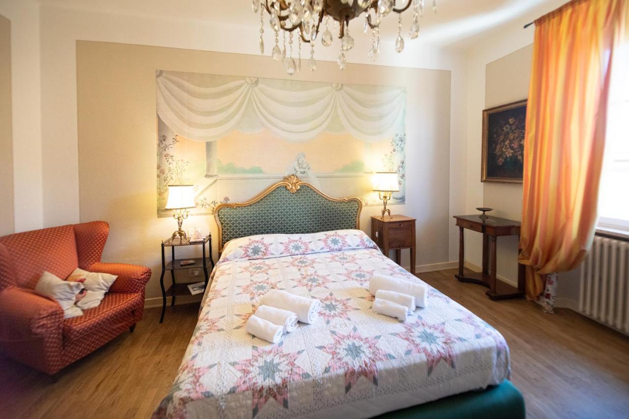Residenza Al Pavone Luxury With Terrace Apartment Лука Екстериор снимка