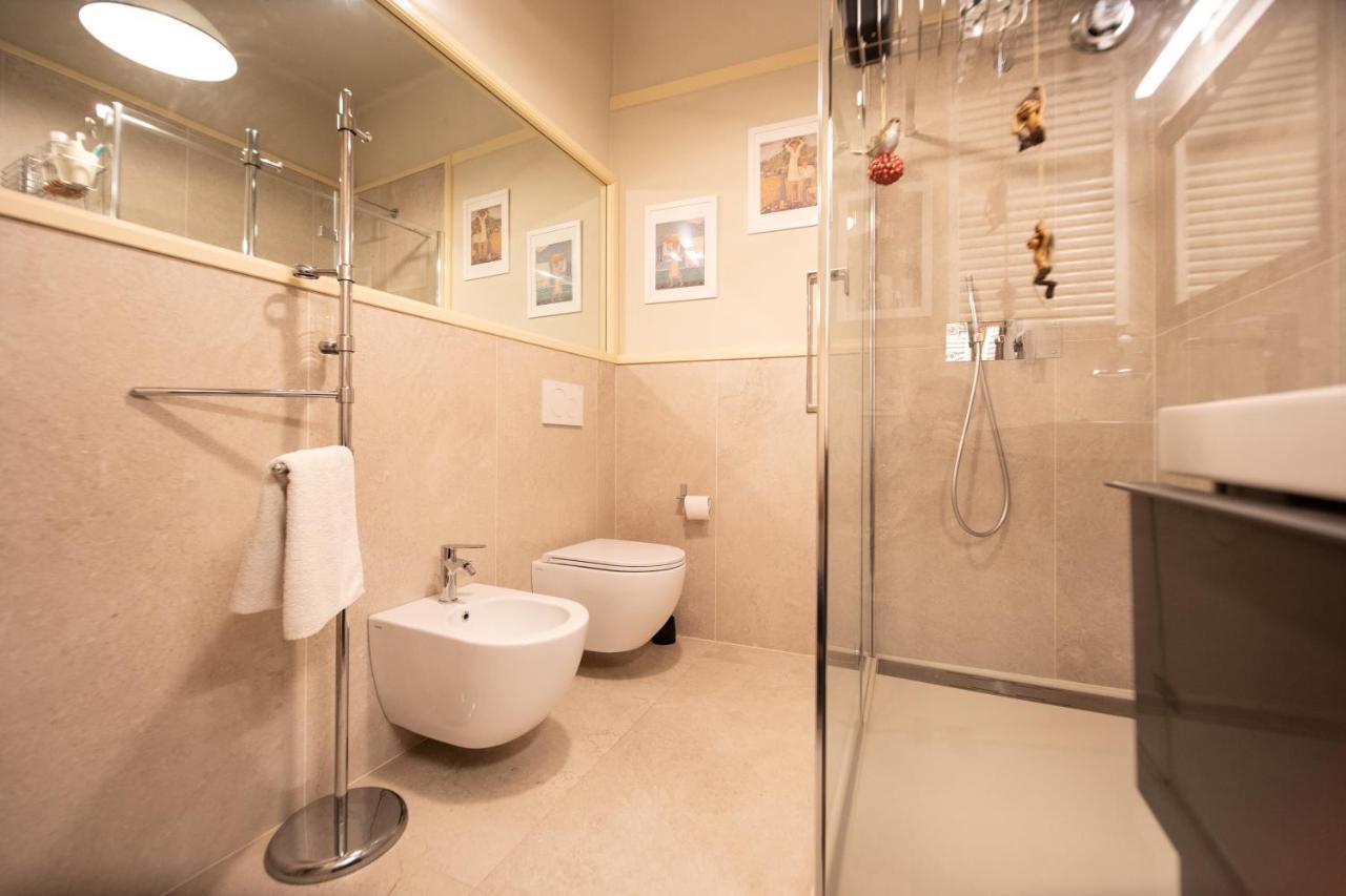 Residenza Al Pavone Luxury With Terrace Apartment Лука Екстериор снимка