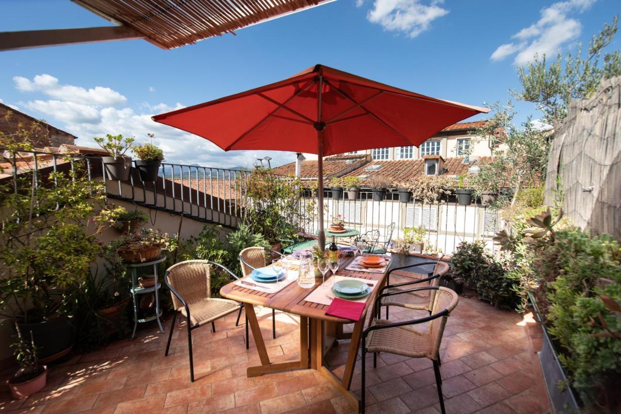 Residenza Al Pavone Luxury With Terrace Apartment Лука Екстериор снимка