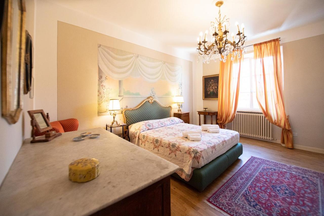 Residenza Al Pavone Luxury With Terrace Apartment Лука Екстериор снимка